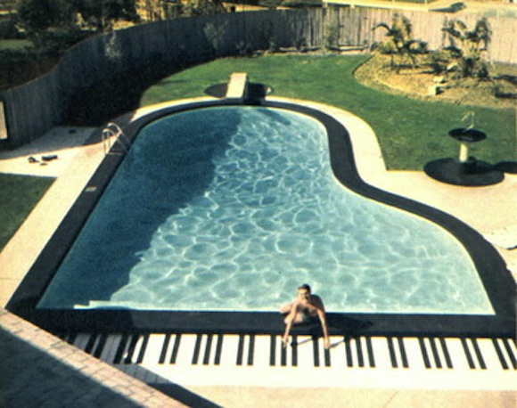 piano swimming pool