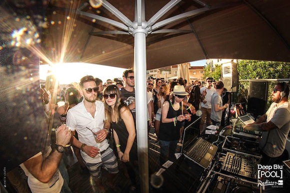 Deep Blu Pool Radisson Marseille 5