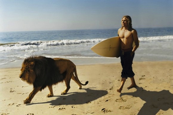 Bruce-Weber-Lion-Surf-580x384
