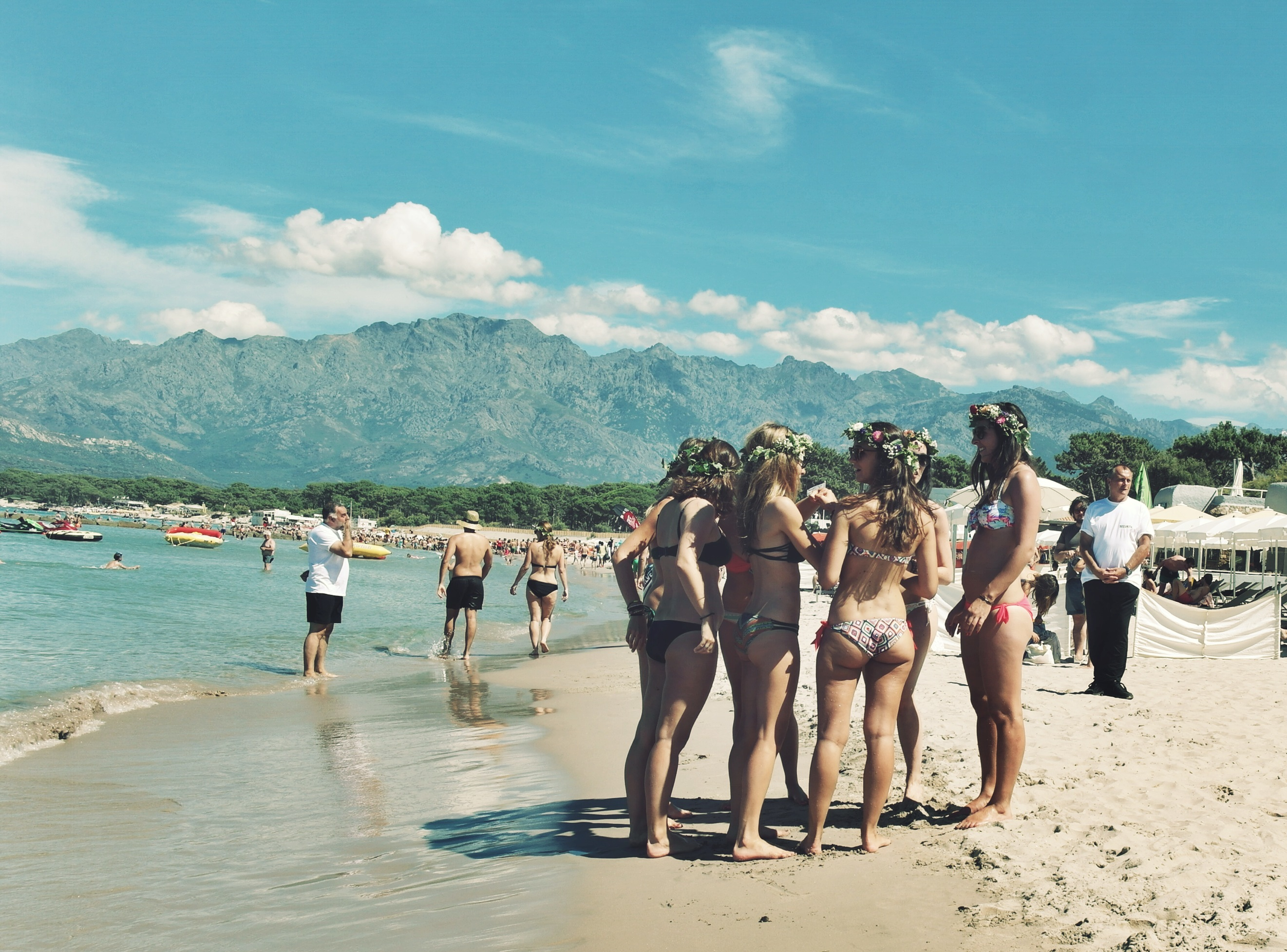 Calvi on the rocks 2014 - girls on the beach