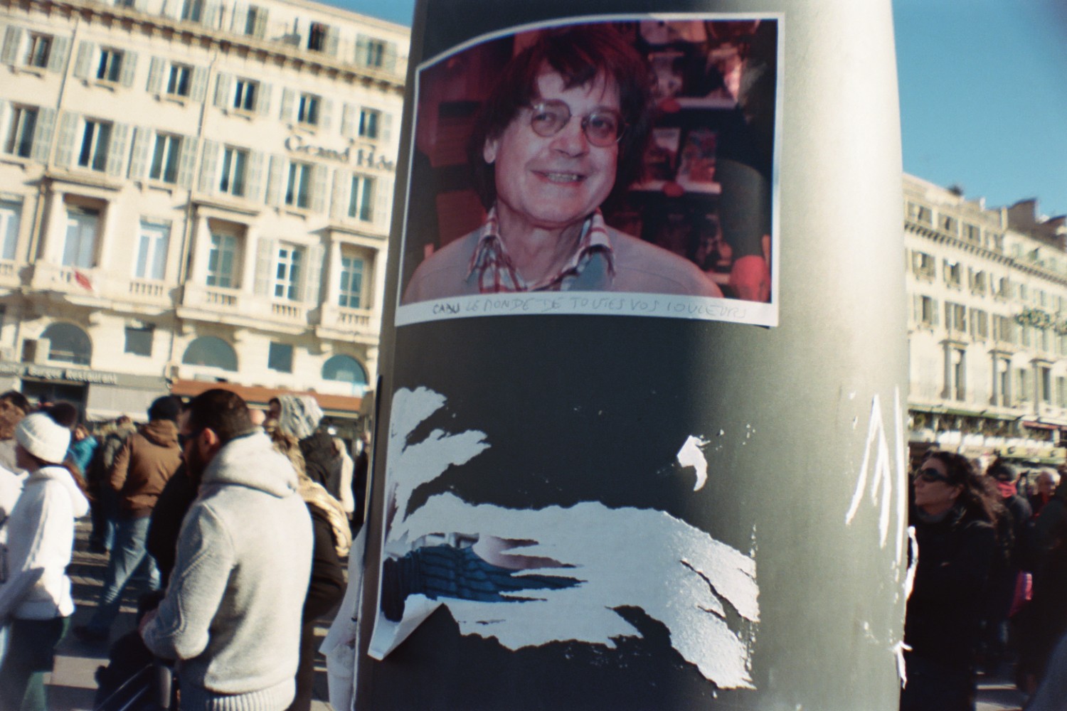 Marseille est Charlie / Cabu - Sardina Lomography x Kodak Portra 500