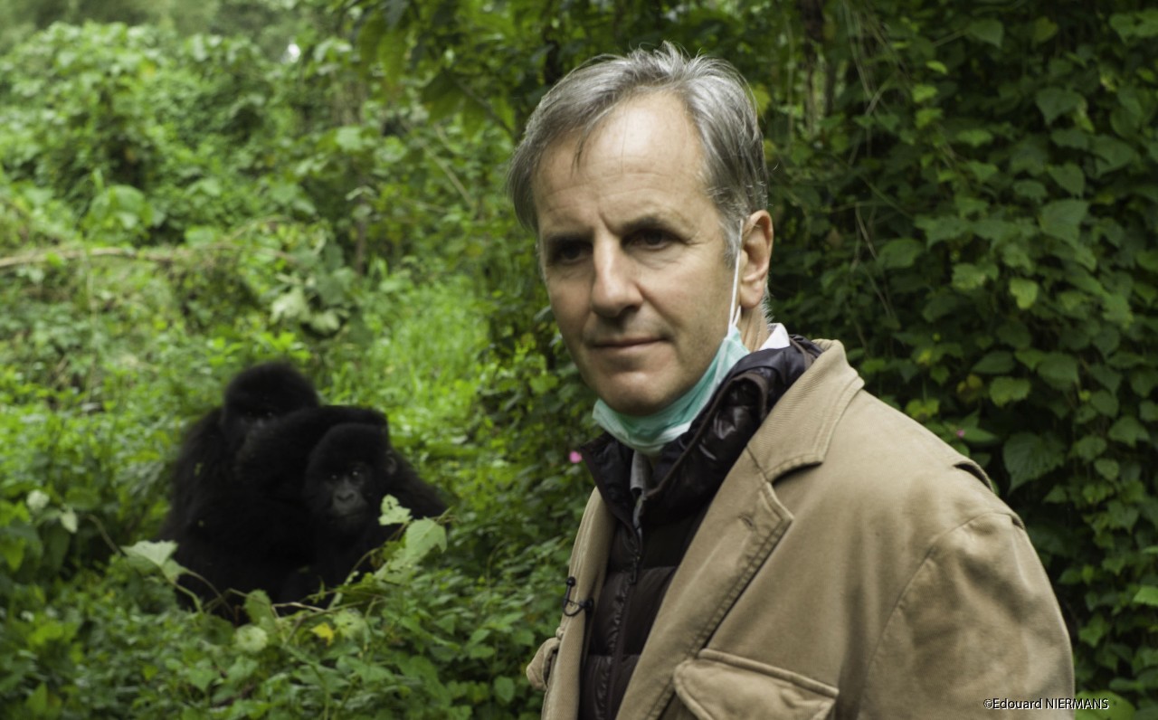 Bernard-de-La-VILLARDIÈRE-AVEC-LES-GRANDS-SINGES